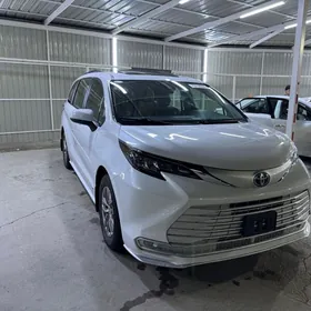 Toyota Sienna 2021