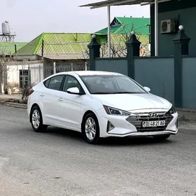 Hyundai Elantra 2020