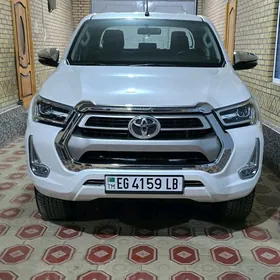 Toyota Hilux 2023