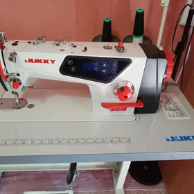 Швейная машина