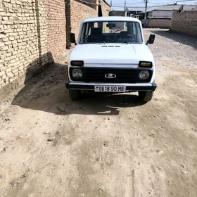 Lada Niva 2000