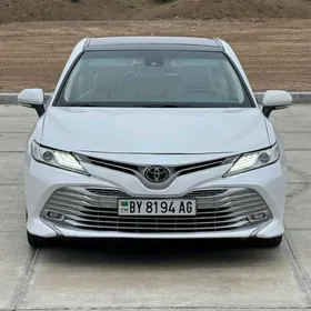 Toyota Camry 2019