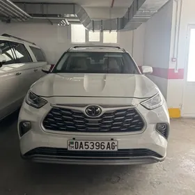 Toyota Highlander 2021