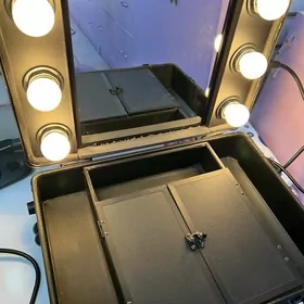 Кейс для мейка с подсветкой