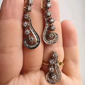 gyzyl Ýerewan brilliant gadym