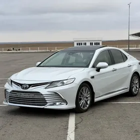 Toyota Camry 2021