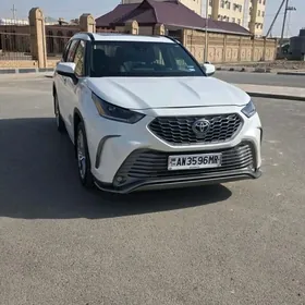 Toyota Highlander 2021