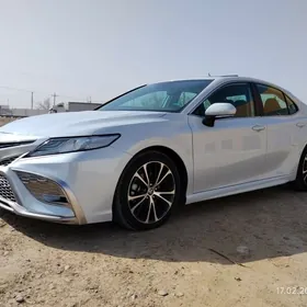 Toyota Camry 2020