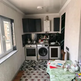 2 ком смежка 4/3 этаж 11 мкр