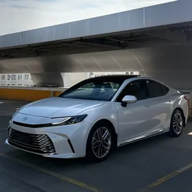 Toyota Camry 2025
