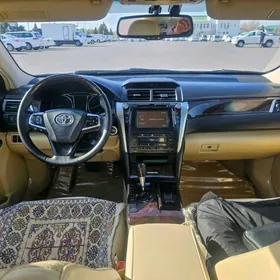 Toyota Camry 2015