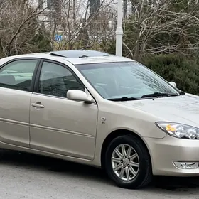 Toyota Camry 2004