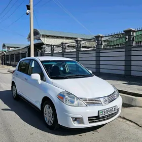 Nissan Versa 2012