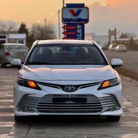 Toyota Camry 2021