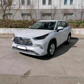 Toyota Highlander 2021