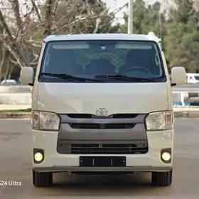 Toyota Hiace 2016
