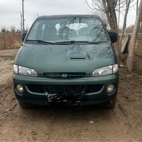 Hyundai H-1 1999