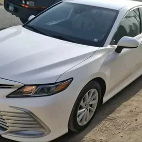 Toyota Camry 2021