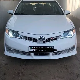 Toyota Camry 2014
