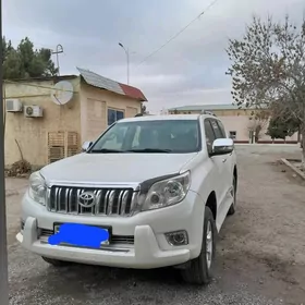 Toyota Land Cruiser Prado 2011