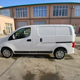 Nissan NV200 2020