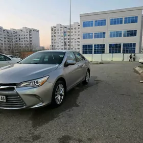 Toyota Camry 2015