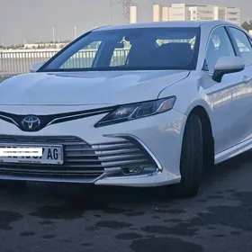 Toyota Camry 2020