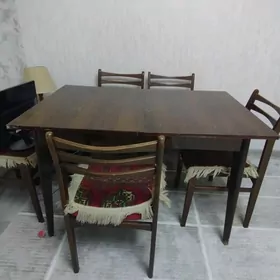 стол со стульями