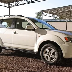 Mitsubishi Outlander 2011