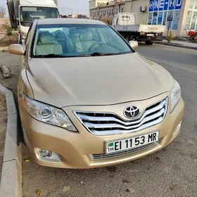 Toyota Camry 2011