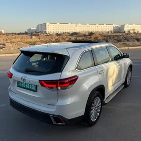 Toyota Highlander 2019