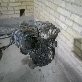 2.4 Тайота самры