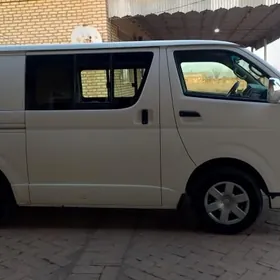 Toyota Hiace 2012