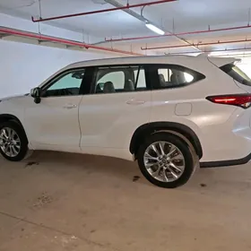 Toyota Highlander 2022