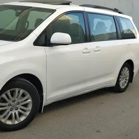 Toyota Sienna 2012