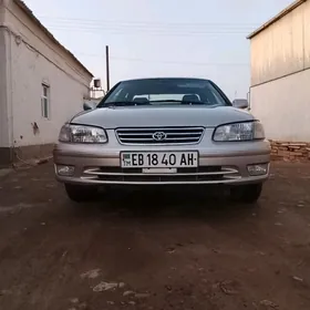 Toyota Camry 2001