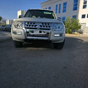 Mitsubishi Pajero 2017
