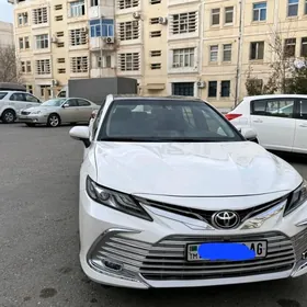 Toyota Camry 2023