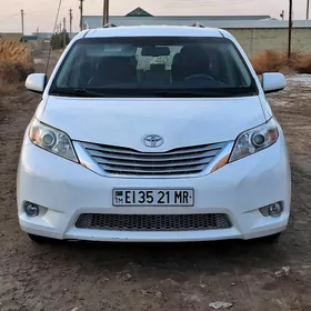 Toyota Sienna 2013