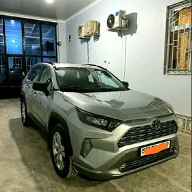 Toyota RAV4 2021