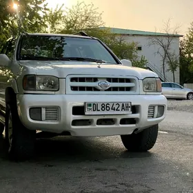 Nissan Pathfinder 2001