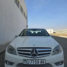 Mercedes-Benz C300 2011