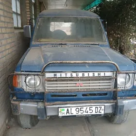 Mitsubishi Pajero 1993