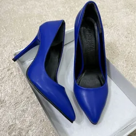 Каблуки , кроссовки , обувь