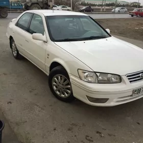 Toyota Camry 2001