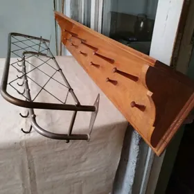 Вешалка из дерева и железная