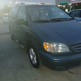 Toyota Sienna 2001