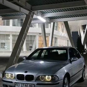 BMW E39 2000