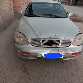 Daewoo Leganza 2001
