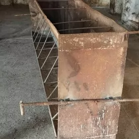 Бункерная кормушка